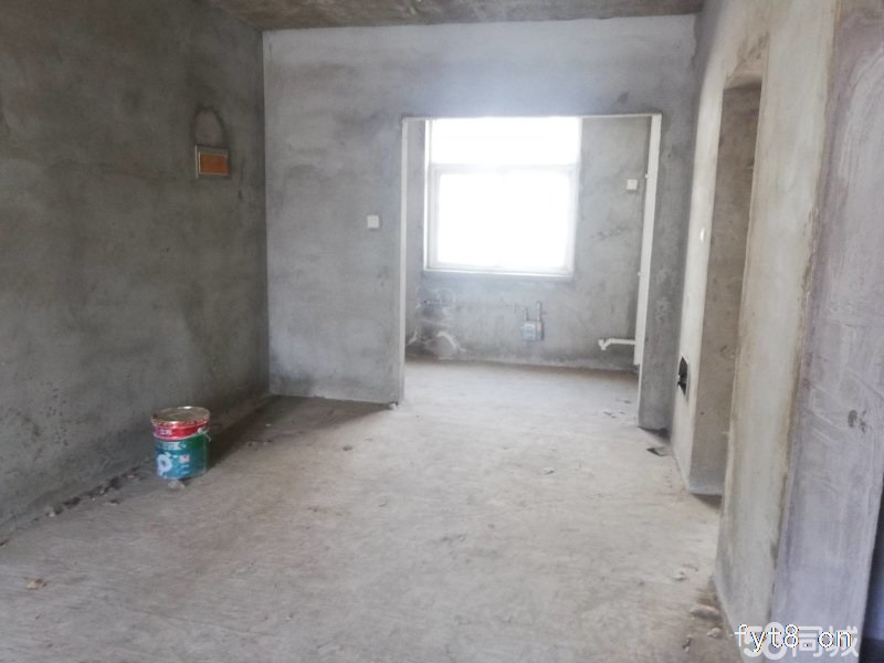 电梯房纯毛坯南北通透全天性采光前后无遮拦首付十几万